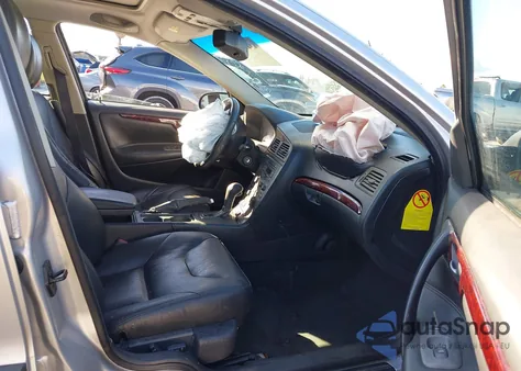 2002 Volvo V70 2.4T из США, поврежденный, VIN YV1SW58DX22236278